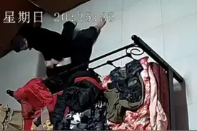 女子疑因没有接醉酒丈夫回家被当着孩子面殴打，警方回应：正在处理图片