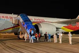 国足：苏州和成都都不接待咱们！足协：走夜路去海口图片