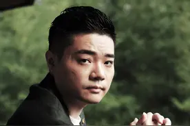 丁俊晖泪目：以奖杯告慰天堂里的母亲，我和家人会过好每一天图片