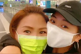 黎瑞恩送18岁女儿出国读书，机场相拥依依不舍，叮嘱学成报效祖国图片