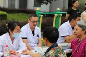 雅安职业技术学院附属医院举行2023年医师节健康管理惠民行动图片