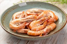 水煮虾，用冷水还是热水？口感差别大，用错水又老又柴，腥味重图片