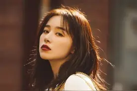 5位“美瞳眼”女星：阚清子琥珀色瞳孔，毛晓彤眼珠又黑又大图片