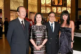 “赌王当家”何超琼：出席两会甩许晋亨八条街，手段高超四太拜服图片