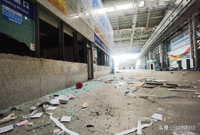 20年的东莞汽车总站拆迁了，曾经每天成千上万的人，现已人去楼空