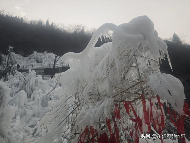 金龙峡冰崖飞瀑赋 文/李景宁