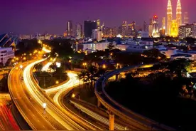 太精明的人赚不到钱，想要赚大钱就得傻图片