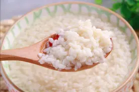 夏天常喝米酒好处多，简单3步自制米酒，香醇浓郁，出酒又快又多图片