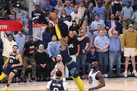 当家球星穿假鞋打NBA？莫兰特被网友"质疑"：穿了双假Kobe4图片