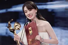 张子枫错失金鸡影后一脸不高兴？网友：本来就内向图片
