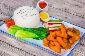 女人不爱你，只想和你暧昧的表现图片