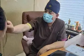 为矫正歪鼻，从泰国直飞北京，因为太满意又做了眼修复，她说值了图片