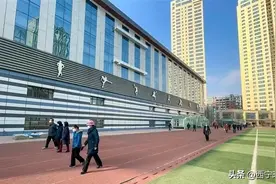 西宁运动场又热起来了图片