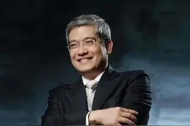 著名教授包养空姐，送豪宅送现金，3年后联手第6任前妻全要回来图片