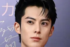 脸型崎岖、颧骨突出、嘴歪，当明星离开精修，缺点全暴露图片