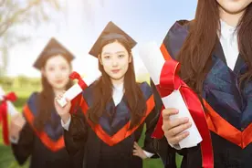 2023年高考600分以上河南2.1万，广东3.1万，浙江700分上不了清华图片