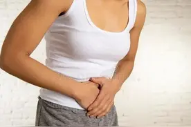 恶心呕吐，腹痛腹泻，急性肠胃炎高发期，家庭必备的几种中成药图片