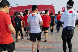 天安门起跑，全马向左半马向右图片