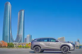 动力、内饰、舒适体验全面进阶 试驾全新三代荣威RX5图片