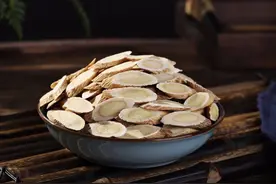 坚持饮用黄芪泡水，身体会有4个好处，但这4类人不宜饮用图片