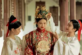 我，22岁，当了40次伴娘图片