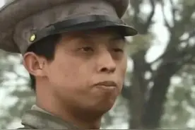 1928年，红军叛徒准备刺杀彭德怀，李聚奎赶紧上前，一把将他摔倒图片