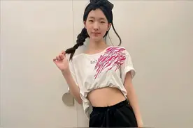 小S长女晒穿搭美照，16岁许曦文身材高挑，高级脸抢镜图片