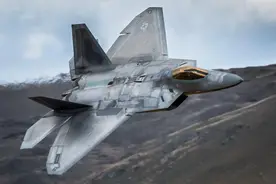 中国卫星再立大功！美军F-22战机被锁定，飞行画面全程被“直播”图片