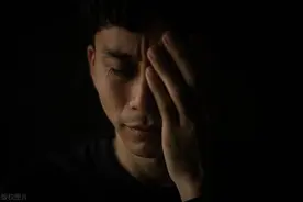 分手之后，男生真的会一点都不难过吗？图片