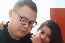 天津小伙15天闪婚巴基斯坦美女，婚后妻子跑路，他独自带混血女儿图片