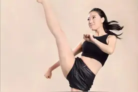 我，从小练武，17岁当武替，5年还清30万债务，从替身做到制片人图片