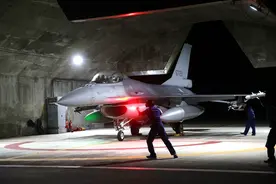 台军连花钱都不会：大把的军费买武器，却没钱修训练场地了图片