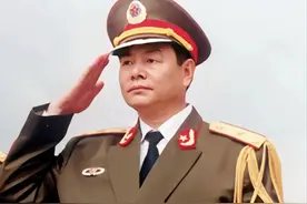 驻港部队军官，为什么定期轮换图片