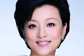 1994年，杨澜嫁给小两岁百亿富豪，4年生3胎，称是为了爱而不是钱图片