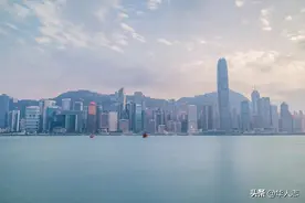 香港跌出全球十大最富城市，百万富豪减少14%，请直面这波移民潮图片