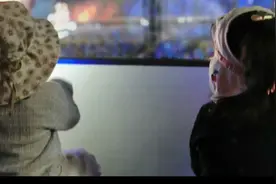 张杰六一晒双胞胎女儿，跳俏一个爱说一个爱唱，各自遗传爸妈特长图片