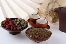 一碗养筋汤，缓解腰腿酸麻无力，养血调经，补气固表，请体会图片