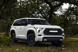 大号汉兰达，新一代丰田红杉正式发布，外观很霸气，搭载3.4T动力图片