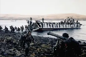 1982年马岛海战：英国集全力击败弱国，纸老虎本质被中国轻松戳破图片