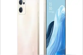 外形设计神似苹果13的OPPO Reno7图片
