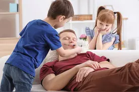 揭秘孩子恶作剧行为的心理原因：家长必看！图片