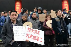 工地迎来“开工潮”，包工头开始“高薪招聘”，农民工：不真实图片