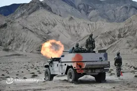 印军害怕的场景出现，解放军小车爬上山头，30秒内72发炮弹覆盖图片