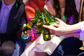 “没有任何酒局，值得你往死里喝！”：远离那些死命劝你喝酒的人图片