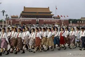 国人骨子里的浪漫，北京天安门升旗仪式，这些规矩，只有老北京懂图片