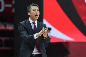 离婚又再婚，48岁的前男篮主帅郭士强，他变了！图片