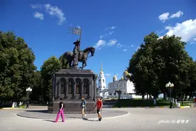 普京和泽连斯基的名字竟然是一样的，俄罗斯还有一座同名的古城图片