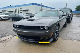 22款道奇挑战者3.6L美式肌肉跑车图片