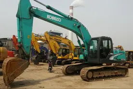 揭秘替班司机开挖机月入过2万的秘密！图片