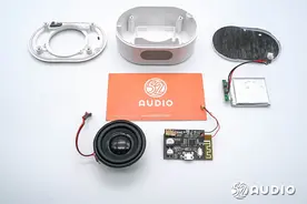 小度智能音箱随身版拆解，搭载独立全频扬声器，内置智能助手图片